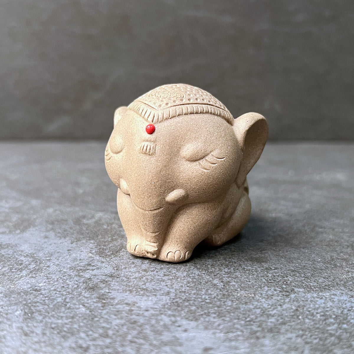 Bindi Elephant Tea Pet Traditional Yixing Clay