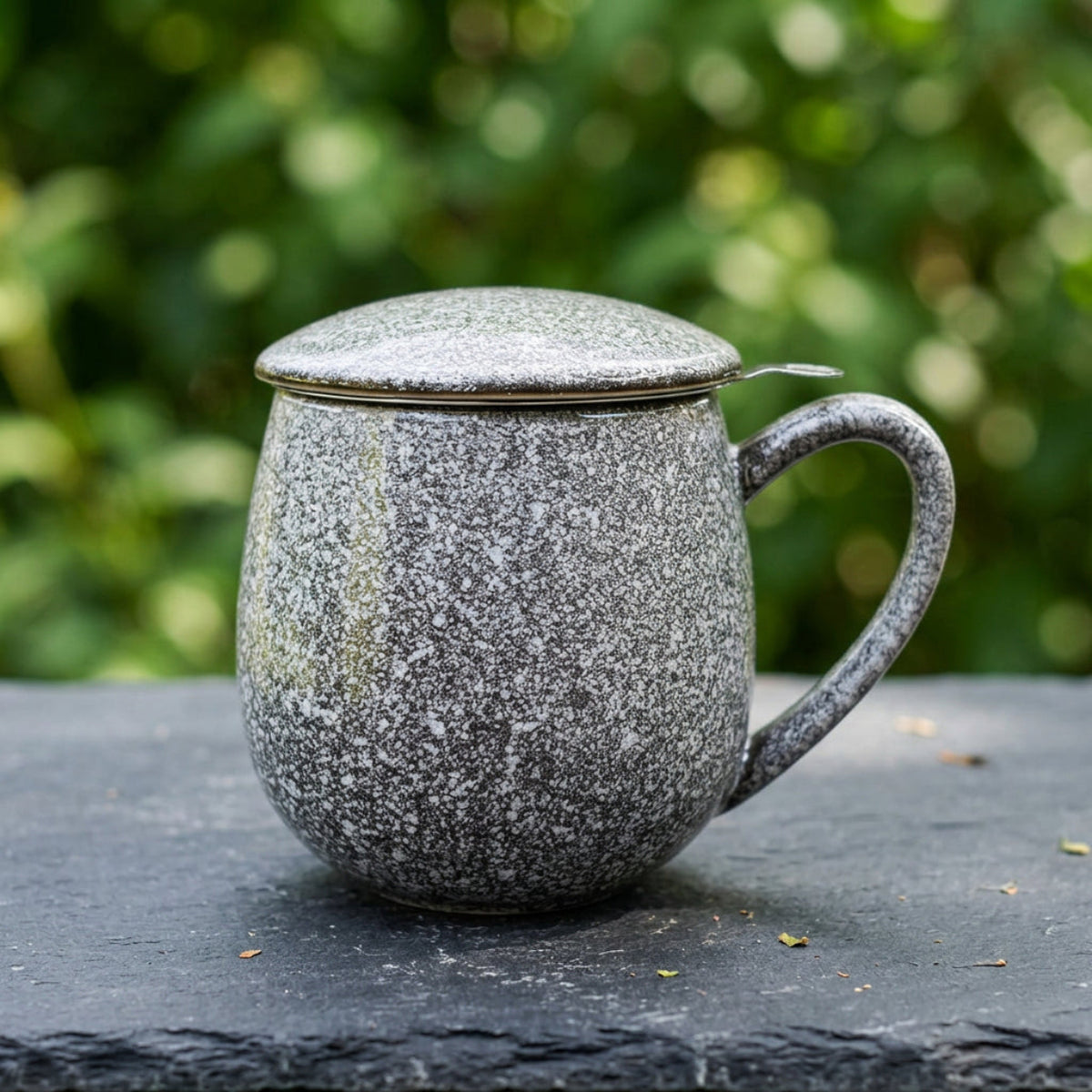 Zaara Reactive Grey Infuser Mug