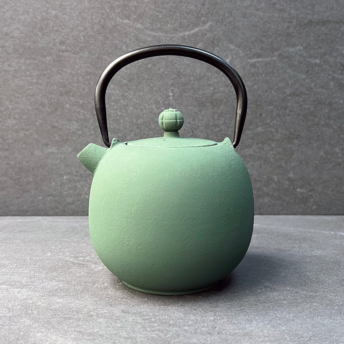 Dharan Cast Iron Teapot 0.6L