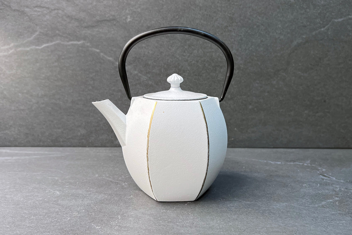 Yanhong White Gold Cast Iron Teapot 0.9L