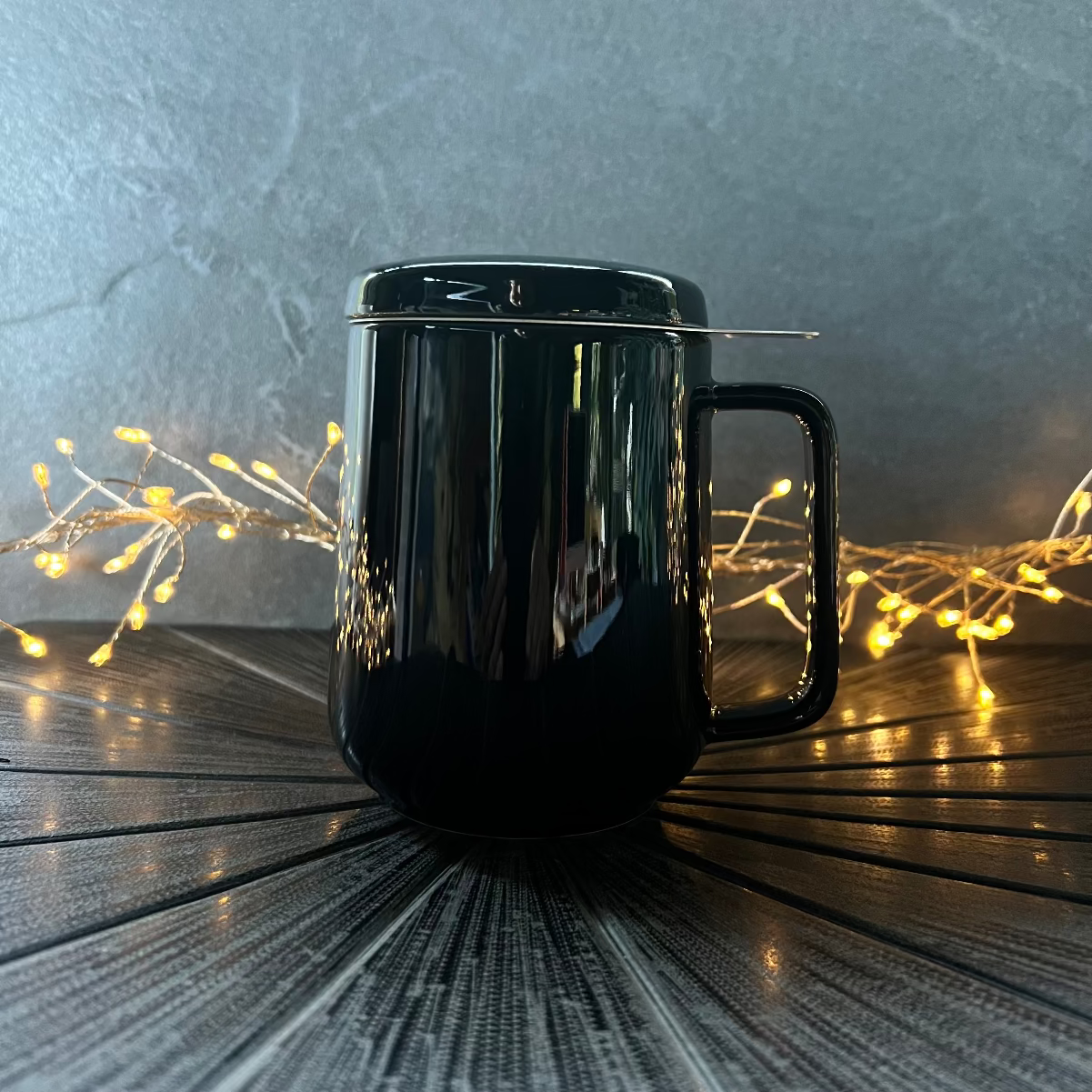 Peak Black Infuser Tea Mug