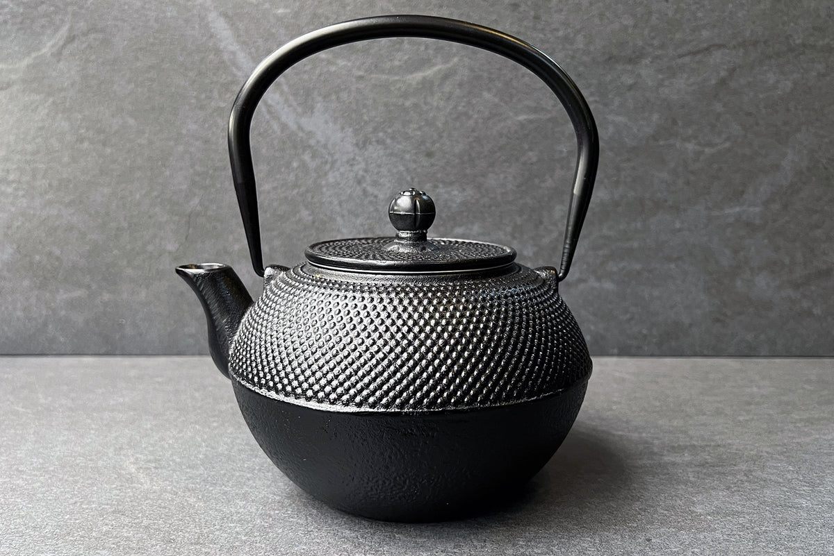 Pin Black Cast Iron Teapot 0.3L