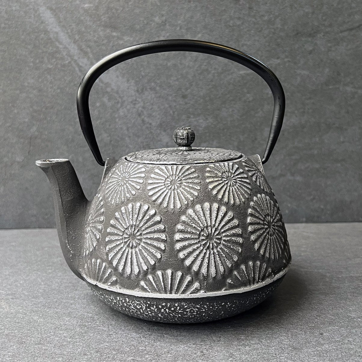 Bali Black Silver Cast Iron Teapot 1.2L