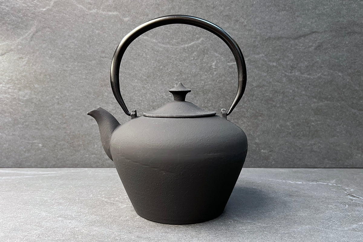 Lamam Black Cast Iron Teapot 1.1L