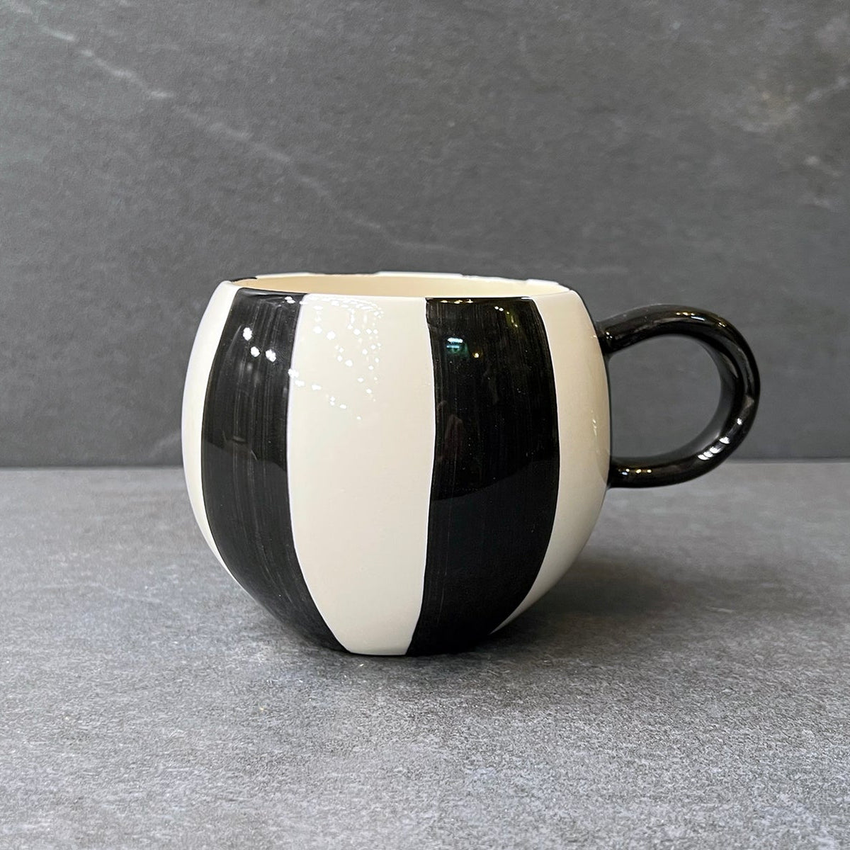 Circus Black Stripe Ball Mega Mug 500ml