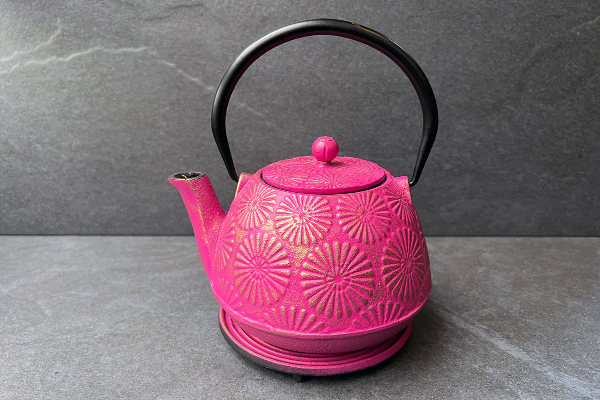 Hani Cast Iron Teapot Magenta Gold 1.2L