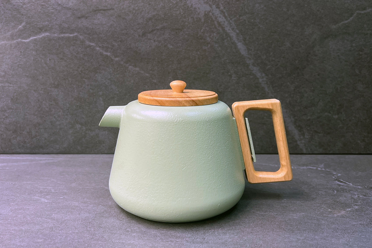 Viggo Almond Green Cast Iron Teapot 1L
