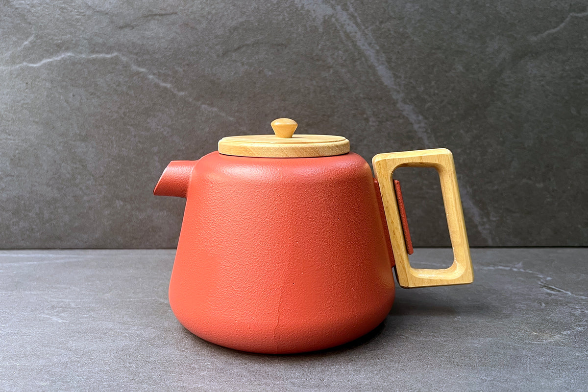 Viggo Paprika Cast Iron Teapot 1L