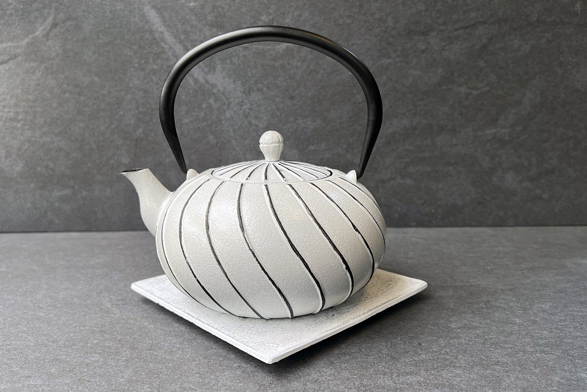 Nami Cast Iron Teapot White 1L