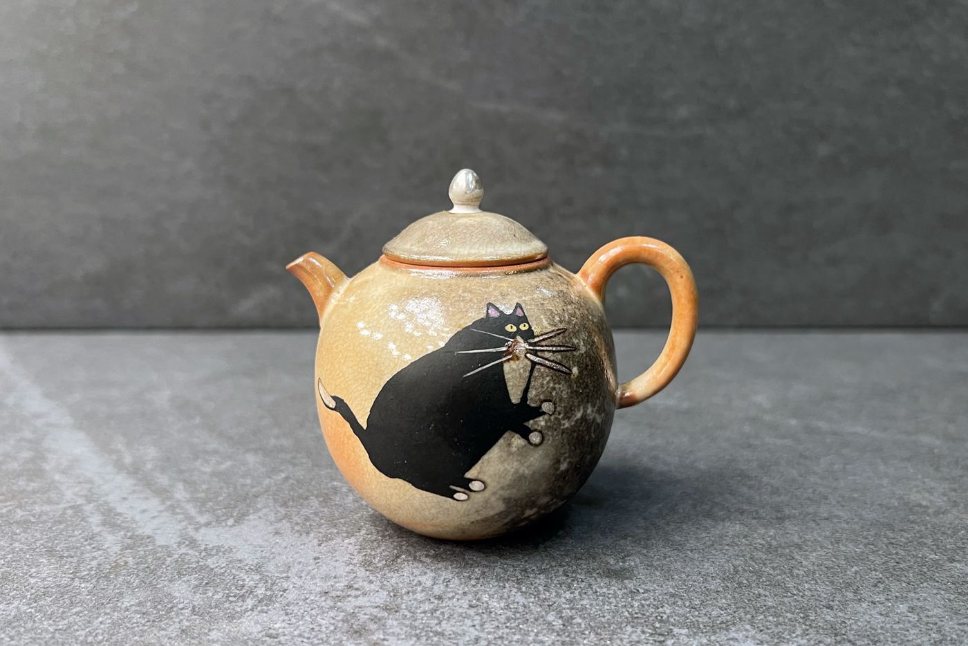 Handmade Begging Black Cat Traditional Teapot