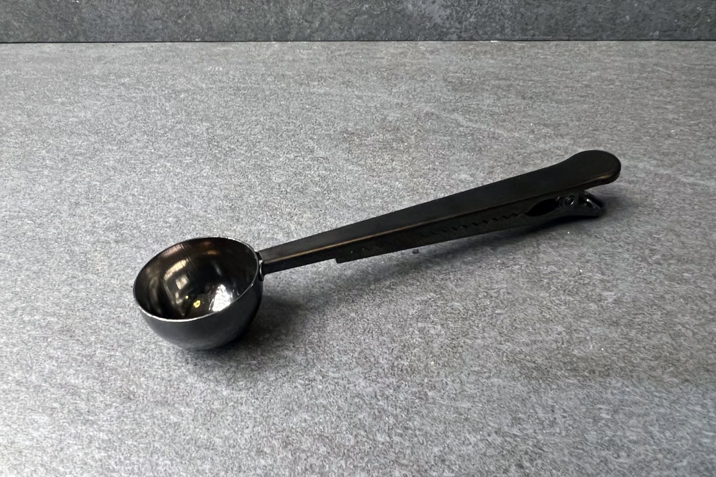 Black Measuring Scoop with Bag Clip