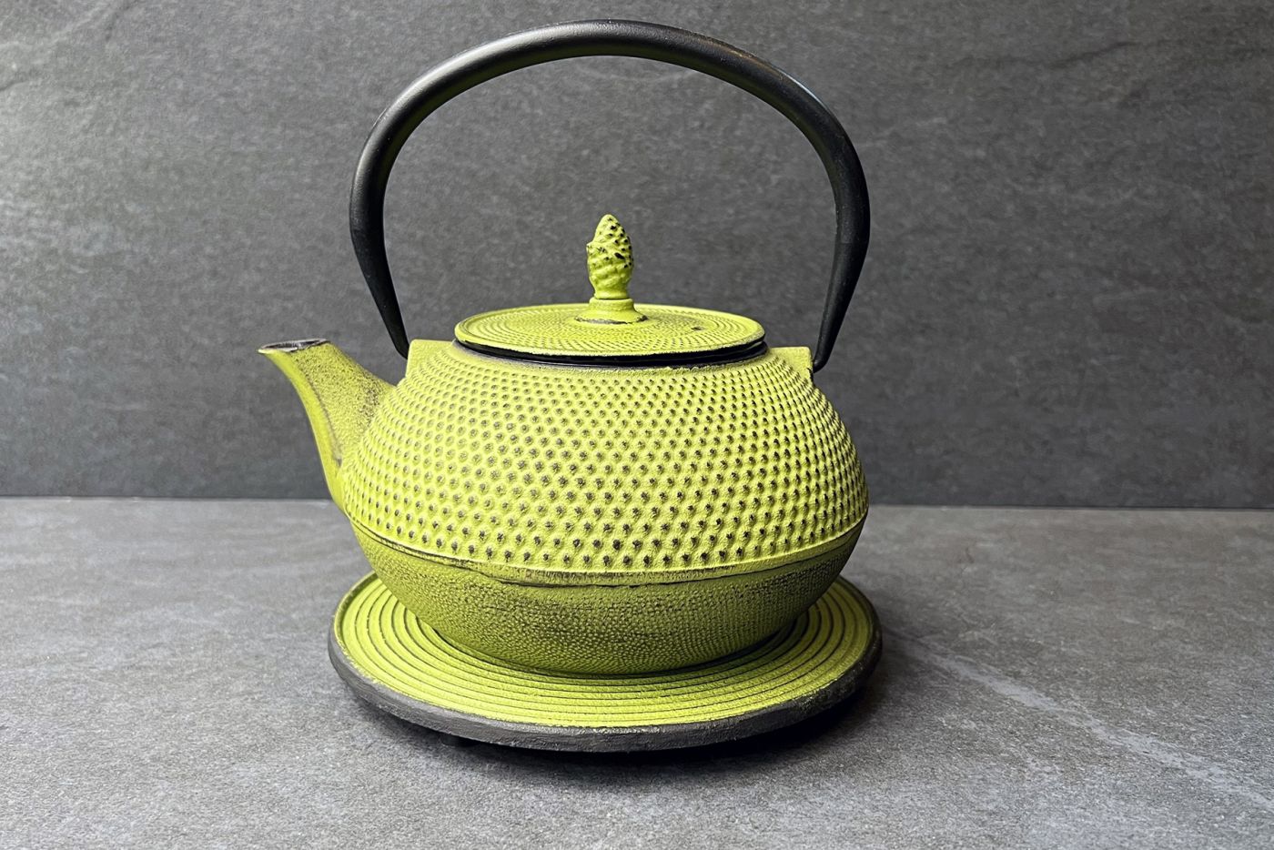 Arare Cast Iron Teapot Kale Green 1.2L