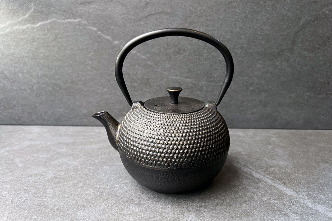 Grain Cast Iron Teapot Black Gold 0.8L