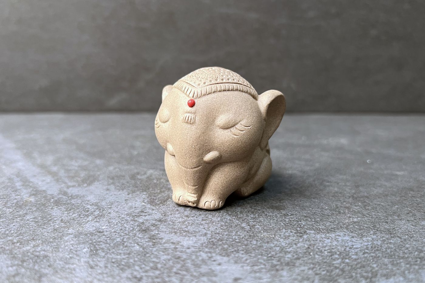 Bindi Elephant Tea Pet Traditional Yixing Clay