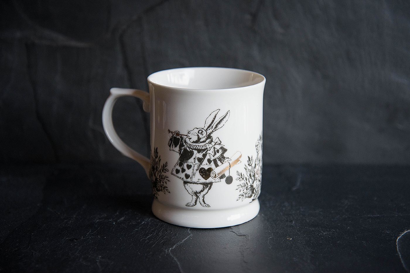 Queen of Hearts  Tankard Mug V&A Alice In Wonderland