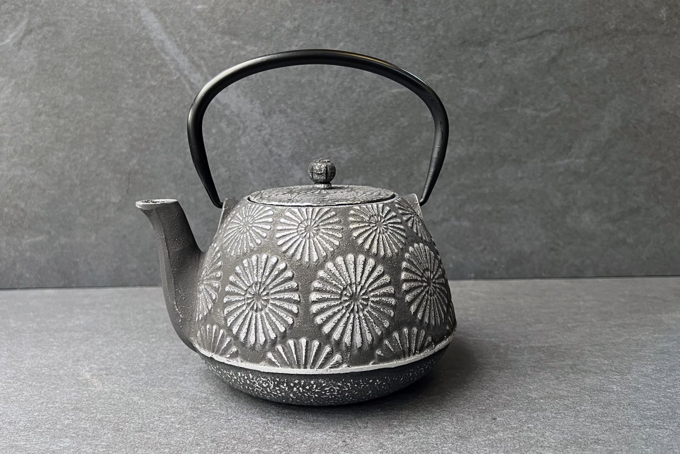 Bali Black Silver Cast Iron Teapot 1.2L