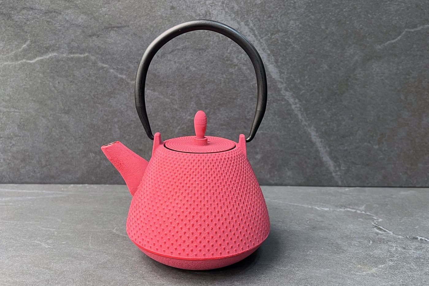 Akemi Pink Cast Iron Teapot 0.9L
