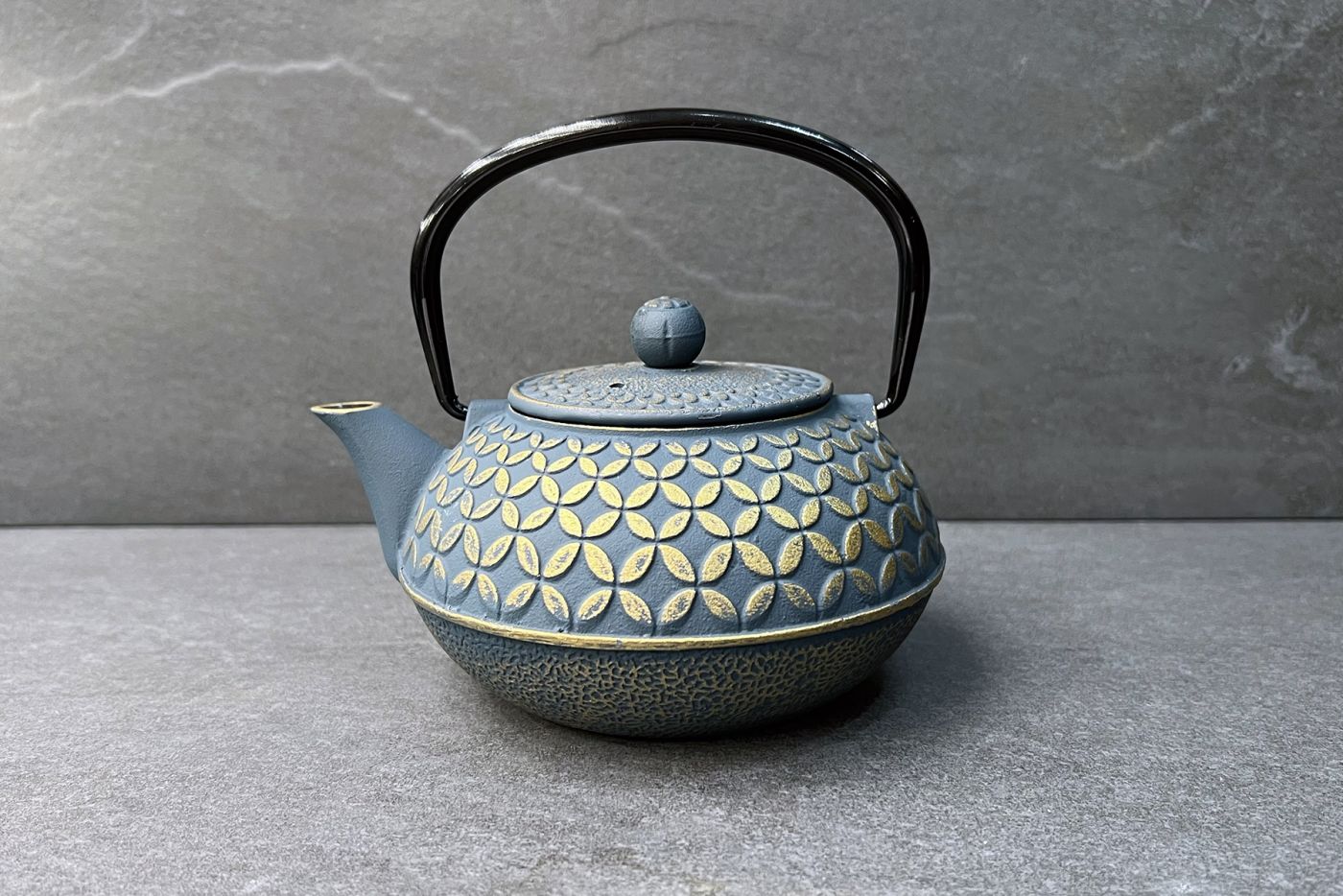 Leaf Blue Gold Cast Iron Teapot 0.8L