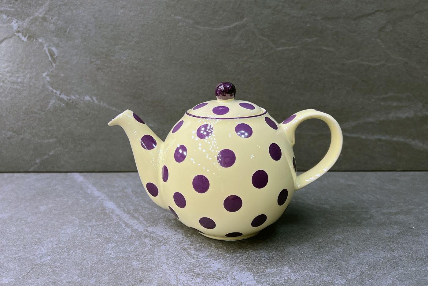Globe Aubergine Spotted Spotted 2 Cup Teapot